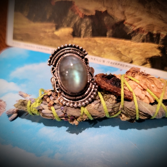 Silver & Laboradite ring - Picture 11 of 13